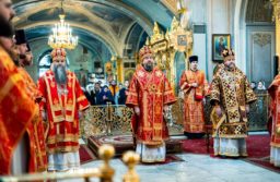 Митрополит Воскресенский Григорий возглавил Литургию в Богоявленском кафедральном соборе в Елохове