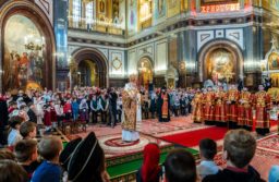 В Неделю 2-ю по Пасхе Предстоятель Русской Церкви совершил Литургию в Храме Христа Спасителя