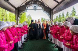 В Неделю 5-ю по Пасхе Святейший Патриарх Кирилл совершил Литургию на подворье Покровского ставропигиального монастыря в Троице-Лыкове