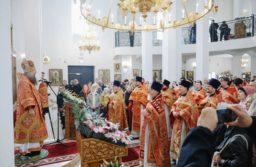 Епископ Егорьевский Мефодий совершил Литургию с участием молодежи Юго-Восточного и Восточного викариатств в храме Воскресения Словущего в Марьинском парке