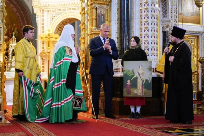 Предстоятель Русской Церкви совершил в Храме Христа Спасителя Литургию с переводом на русский жестовый язык